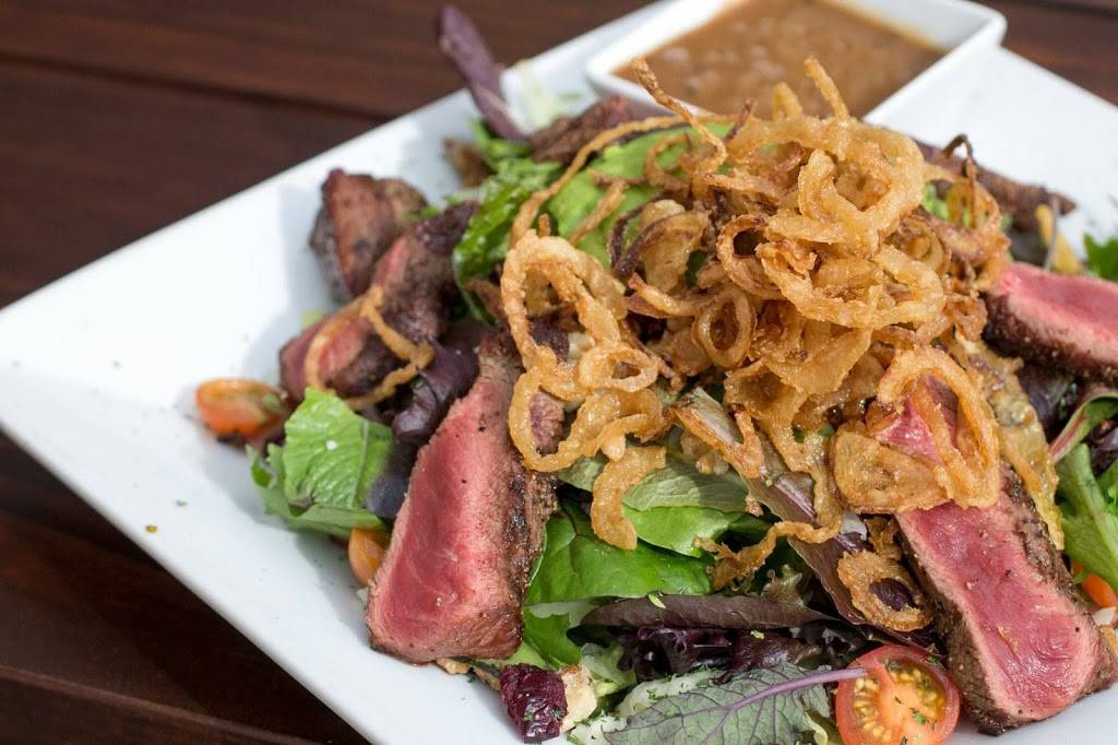 The Backyard Grub n Brews | restaurant | 26509 Golden Valley Rd, Santa Clarita, CA 91350, USA | 6612861165 OR +1 661-286-1165