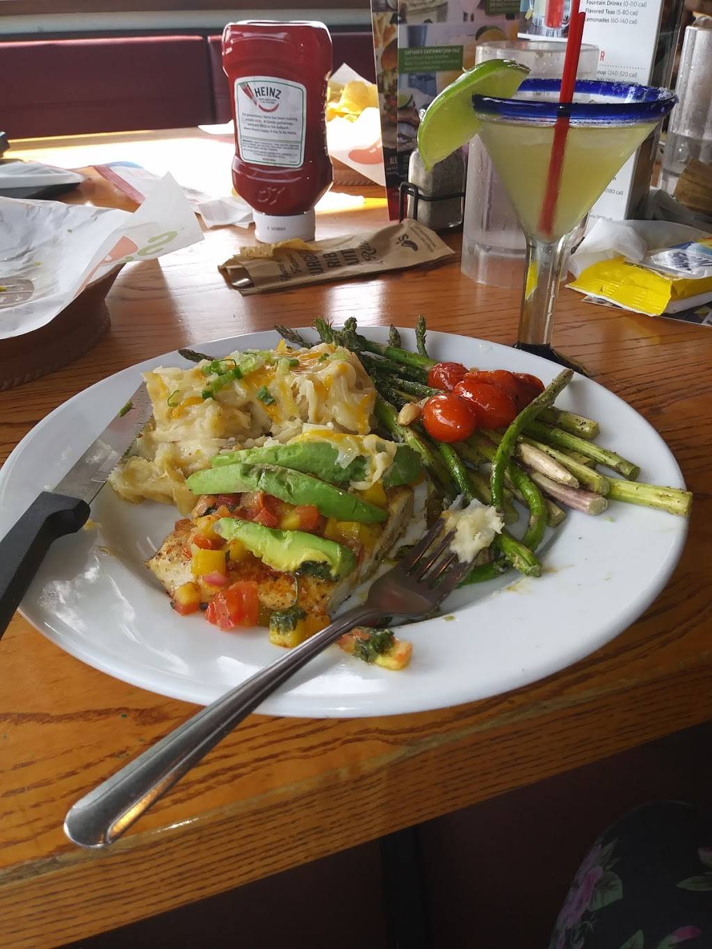 Chilis Grill & Bar | meal takeaway | 5212 TX-360, Grand Prairie, TX 75052, USA | 9726605000 OR +1 972-660-5000