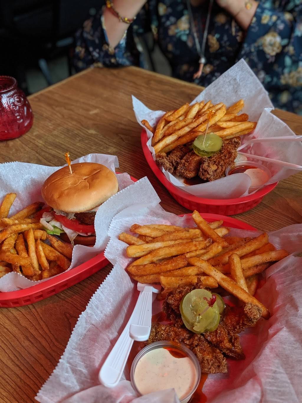 Dinos Bar | restaurant | 411 Gallatin Ave, Nashville, TN 37206, USA | 6152263566 OR +1 615-226-3566