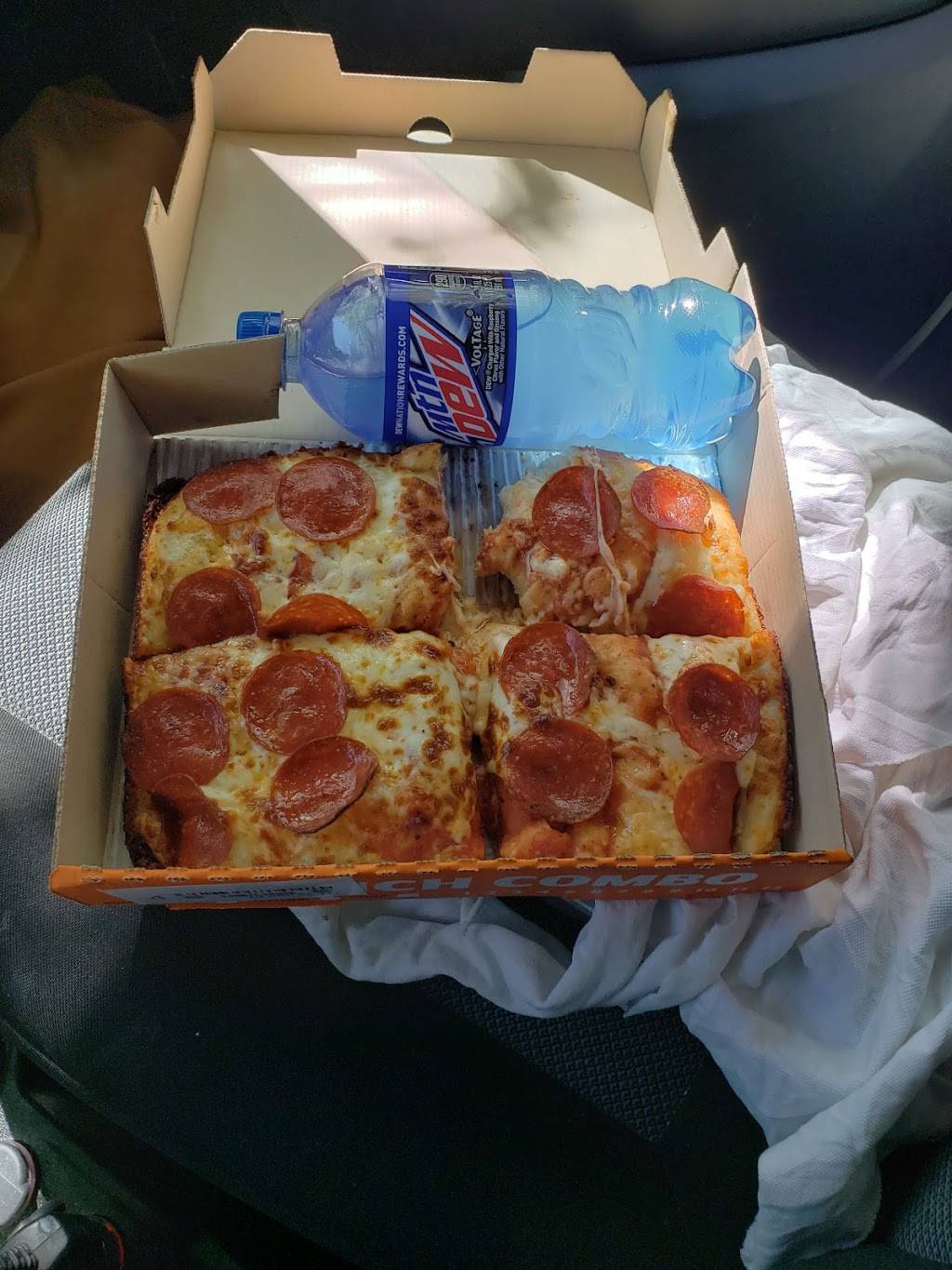 Little Caesars Pizza | meal takeaway | 15619 W Dodge Rd, Omaha, NE 68118, USA | 4023308112 OR +1 402-330-8112