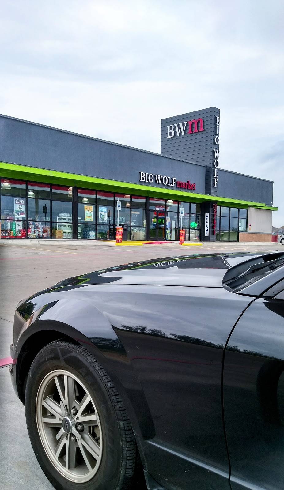 Big Wolf Market | restaurant | 10509 Marbach Rd, San Antonio, TX 78245, USA | 2104554867 OR +1 210-455-4867