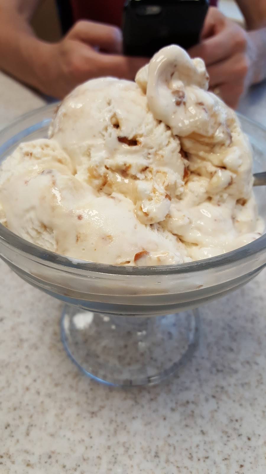 Oberweis Ice Cream and Dairy Store | restaurant | 7202 W 159th St, Orland Park, IL 60462, USA | 7084297220 OR +1 708-429-7220