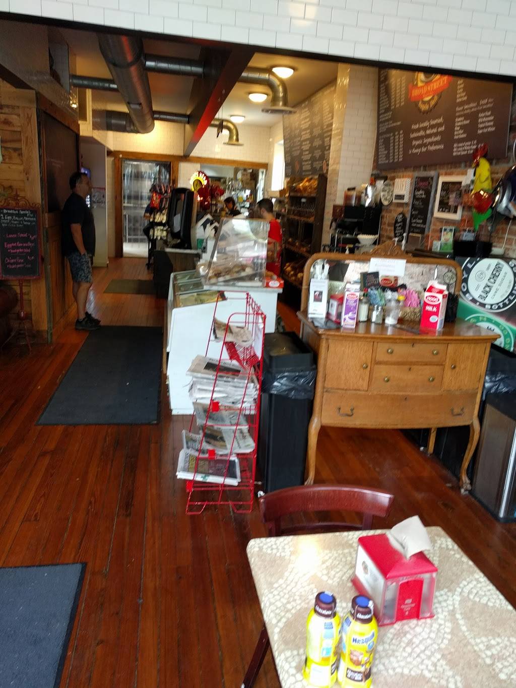 Broad Street Bagel Co. | restaurant | 1 Broad St, Kinderhook, NY 12106, USA | 5187588084 OR +1 518-758-8084