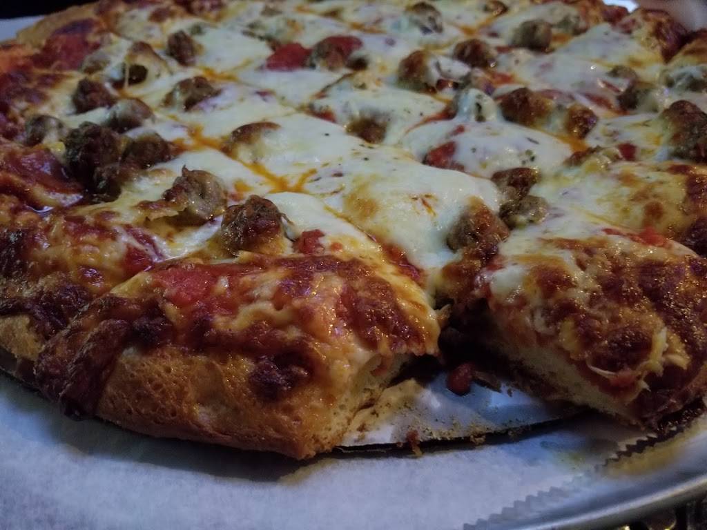 Barracos Pizza | restaurant | 3701 95th St, Evergreen Park, IL 60805, USA | 7082377110 OR +1 708-237-7110