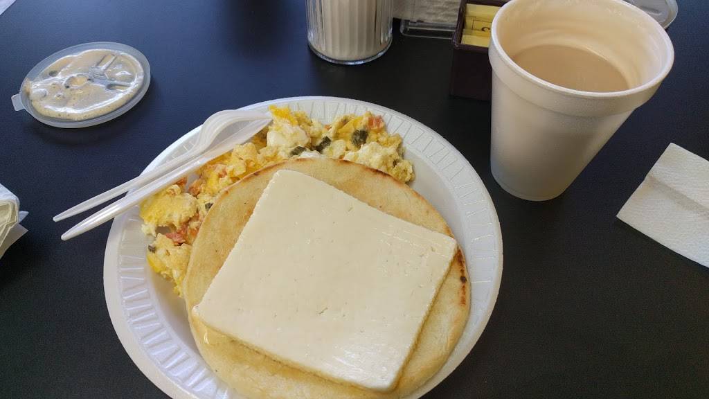 Santa Anas Colombian Bakery & Sandwich Shop | bakery | 8206 W Waters Ave #108, Town N Country, FL 33615, USA | 8134022205 OR +1 813-402-2205