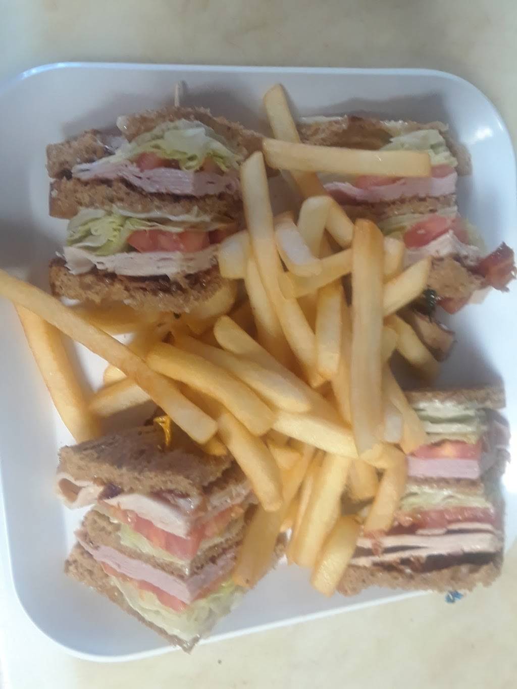 Strati Burgers | restaurant | 460 N Barranca Ave, Covina, CA 91723, USA | 6263310650 OR +1 626-331-0650