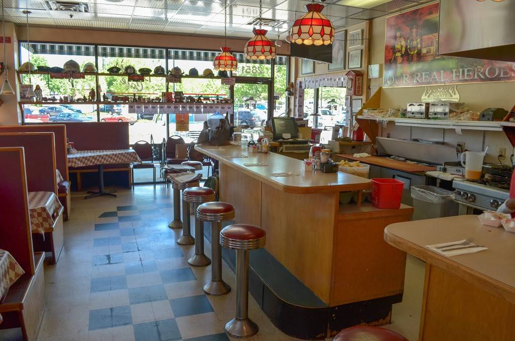 Barrys Cafe | restaurant | 2851 Jones Franklin Rd, Raleigh, NC 27606, USA | 9198593555 OR +1 919-859-3555