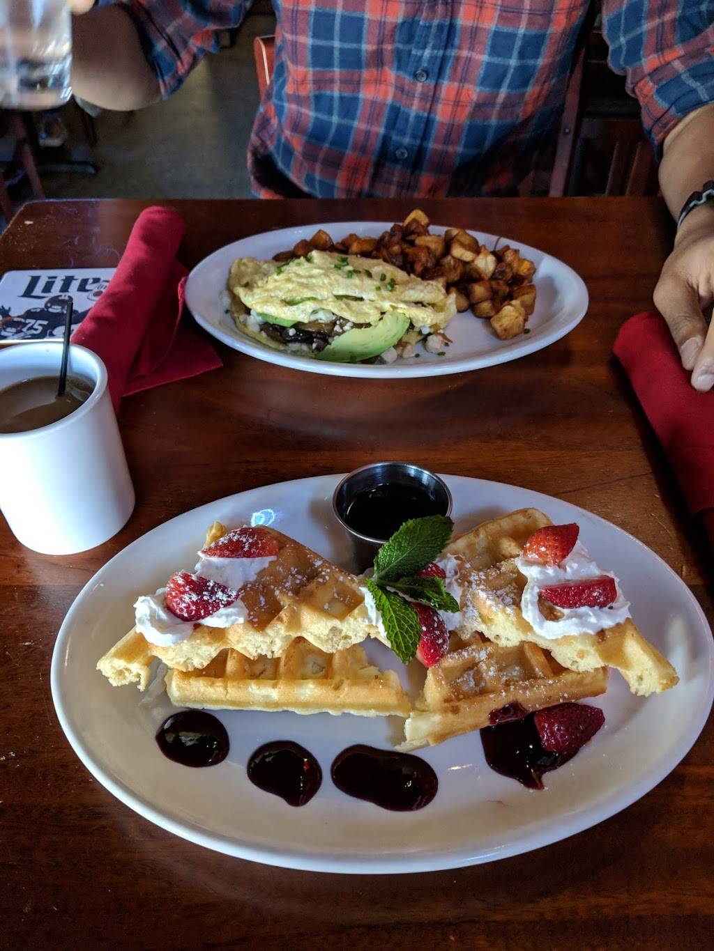 Harrys Bar & Grill | restaurant | 1430 Commonwealth Avenue #3715, Boston, MA 02135, USA | 6177389990 OR +1 617-738-9990