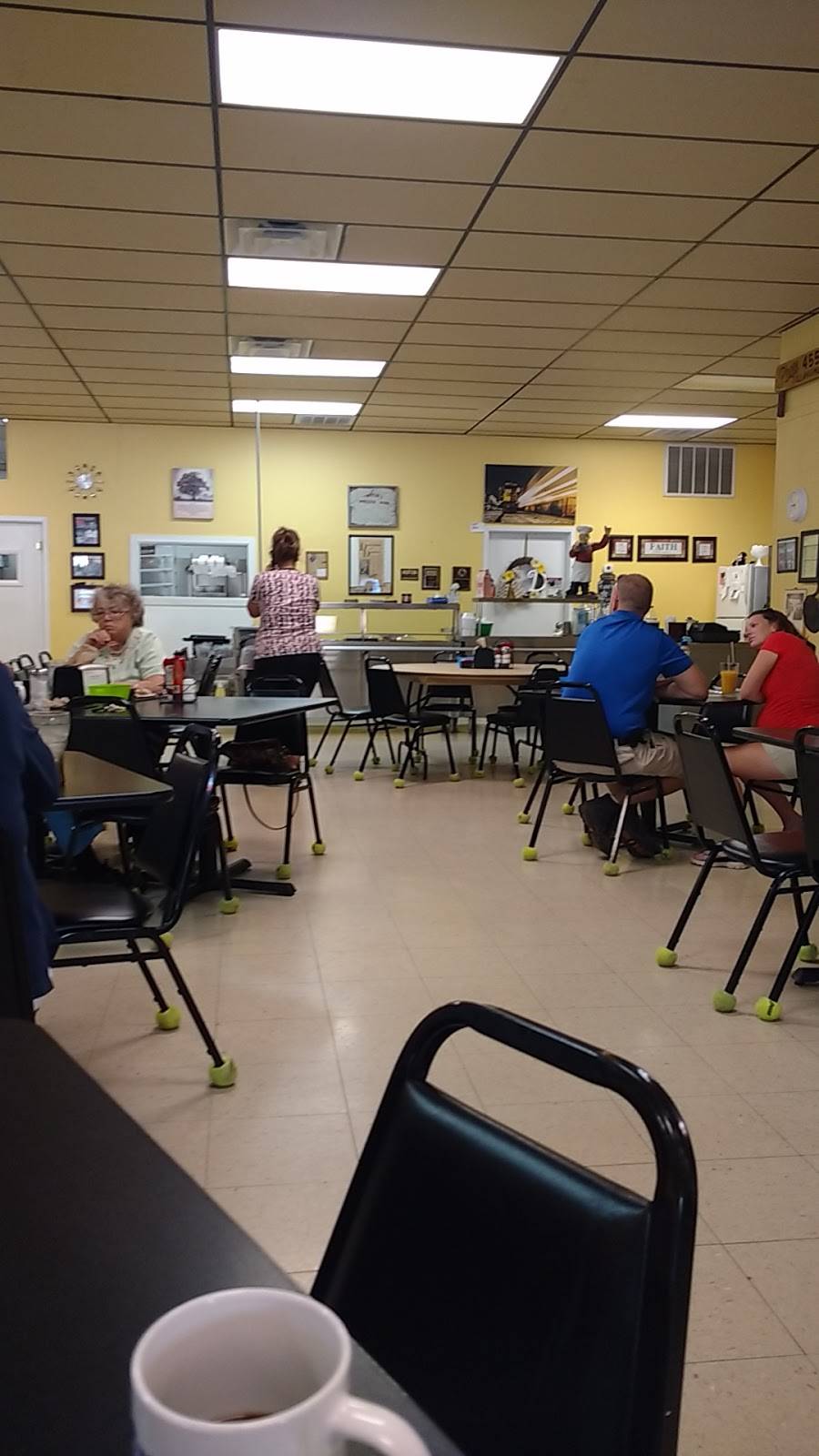 Damrons Restaurant | restaurant | 714 E Lincoln St, Tullahoma, TN 37388, USA | 9314540010 OR +1 931-454-0010