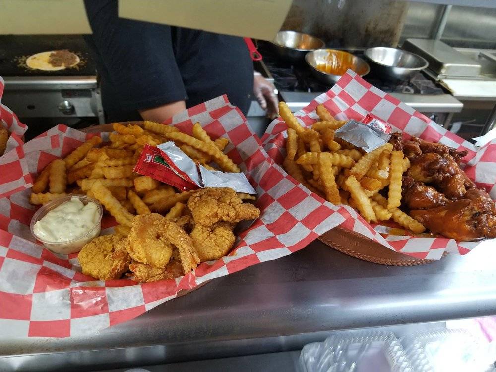 Mr. Cobbs BBQ & Wings | restaurant | 3699 NW 135th St A, Opa-locka, FL 33054, USA | 3056880997 OR +1 305-688-0997