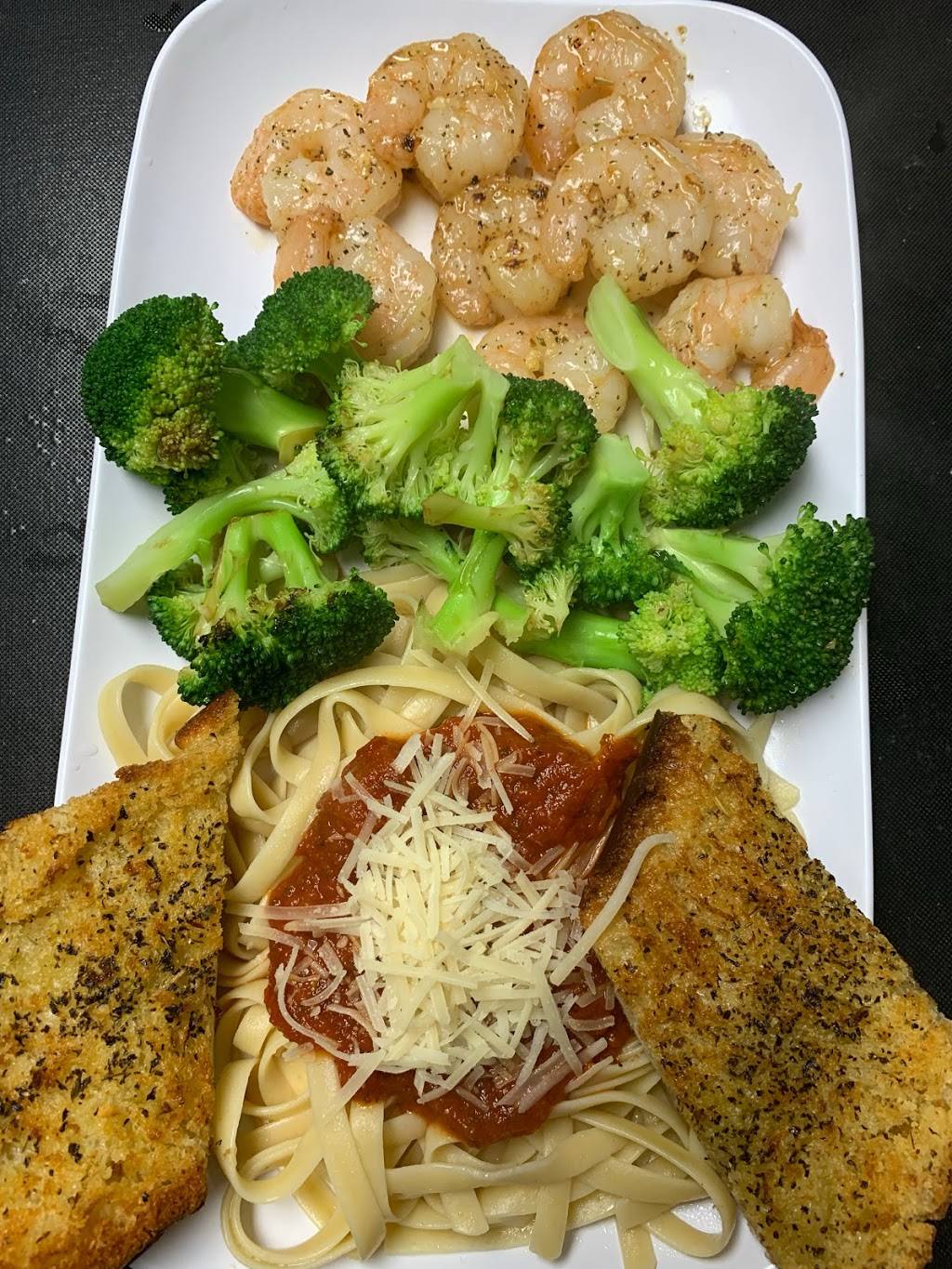 The Roost | restaurant | 103 Edgar, Eustace, TX 75124, USA | 9034258008 OR +1 903-425-8008