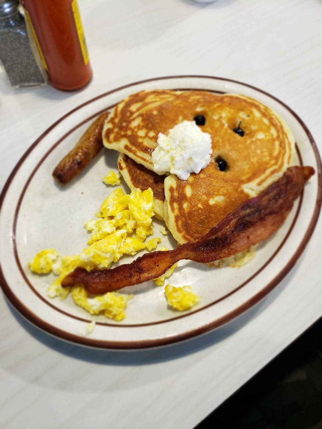 Blue Skillet | restaurant | 5000 E Bonanza Rd, Las Vegas, NV 89110, USA | 7024535555 OR +1 702-453-5555