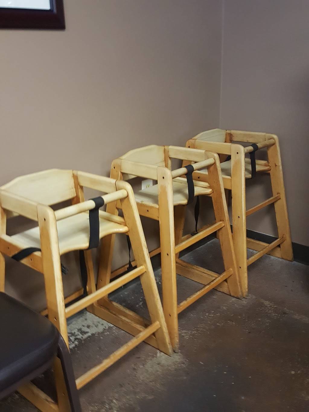 The Front Porch | restaurant | 4421 US-43, Northport, AL 35473, USA | 2053393047 OR +1 205-339-3047