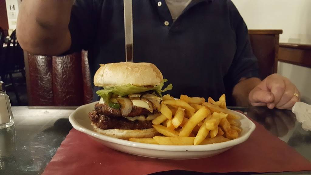 Moe Joes Family Restaurant | restaurant | 2175 Candia Rd, Manchester, NH 03104, USA | 6036680131 OR +1 603-668-0131