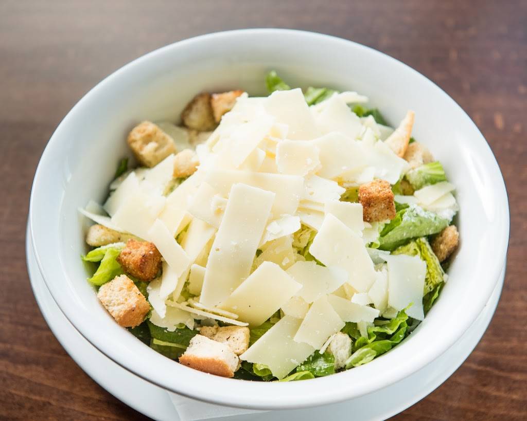 Mangos Restobar | restaurant | 7B Everett St, Revere, MA 02151, USA | 7816292966 OR +1 781-629-2966