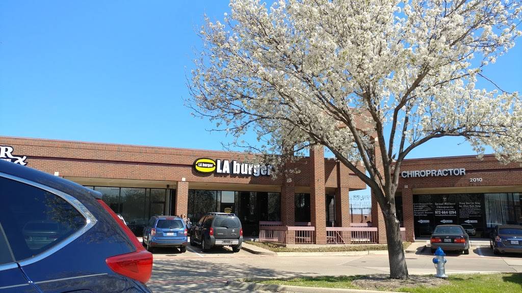 LA Burger | restaurant | 2000 N Plano Rd, Richardson, TX 75082, USA | 4695472717 OR +1 469-547-2717