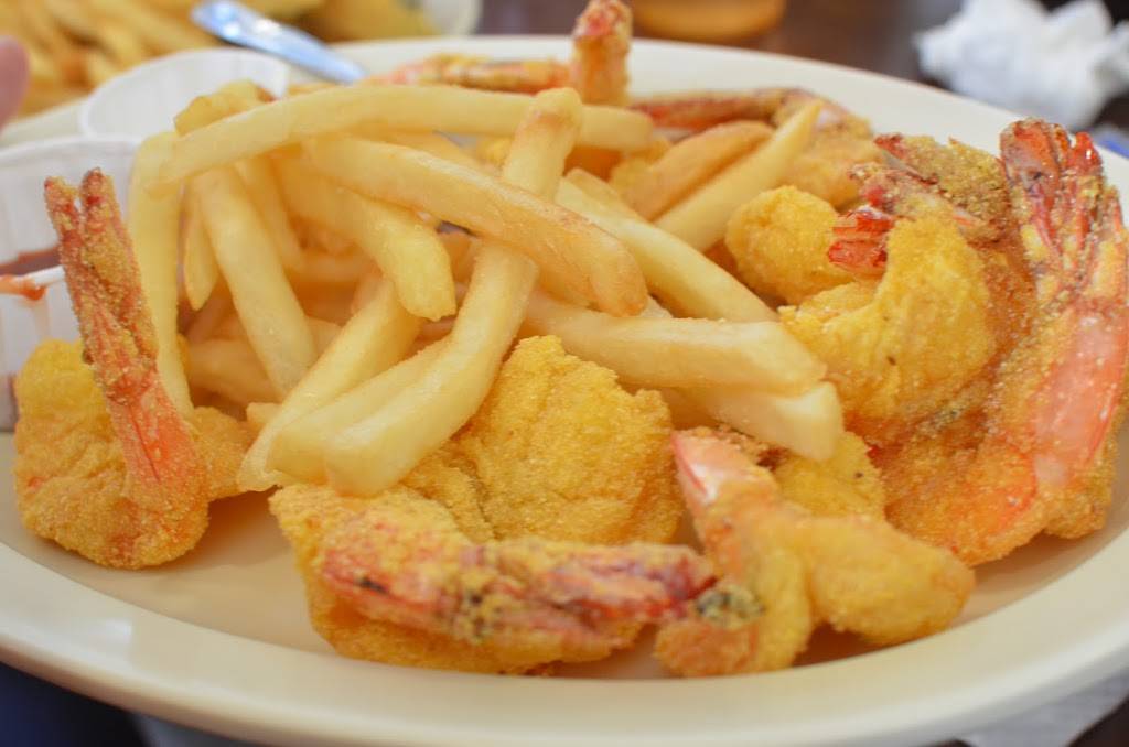 Captain Toms Seafood & Oyster | restaurant | 13955 East Fwy, Houston, TX 77015, USA | 7134513700 OR +1 713-451-3700