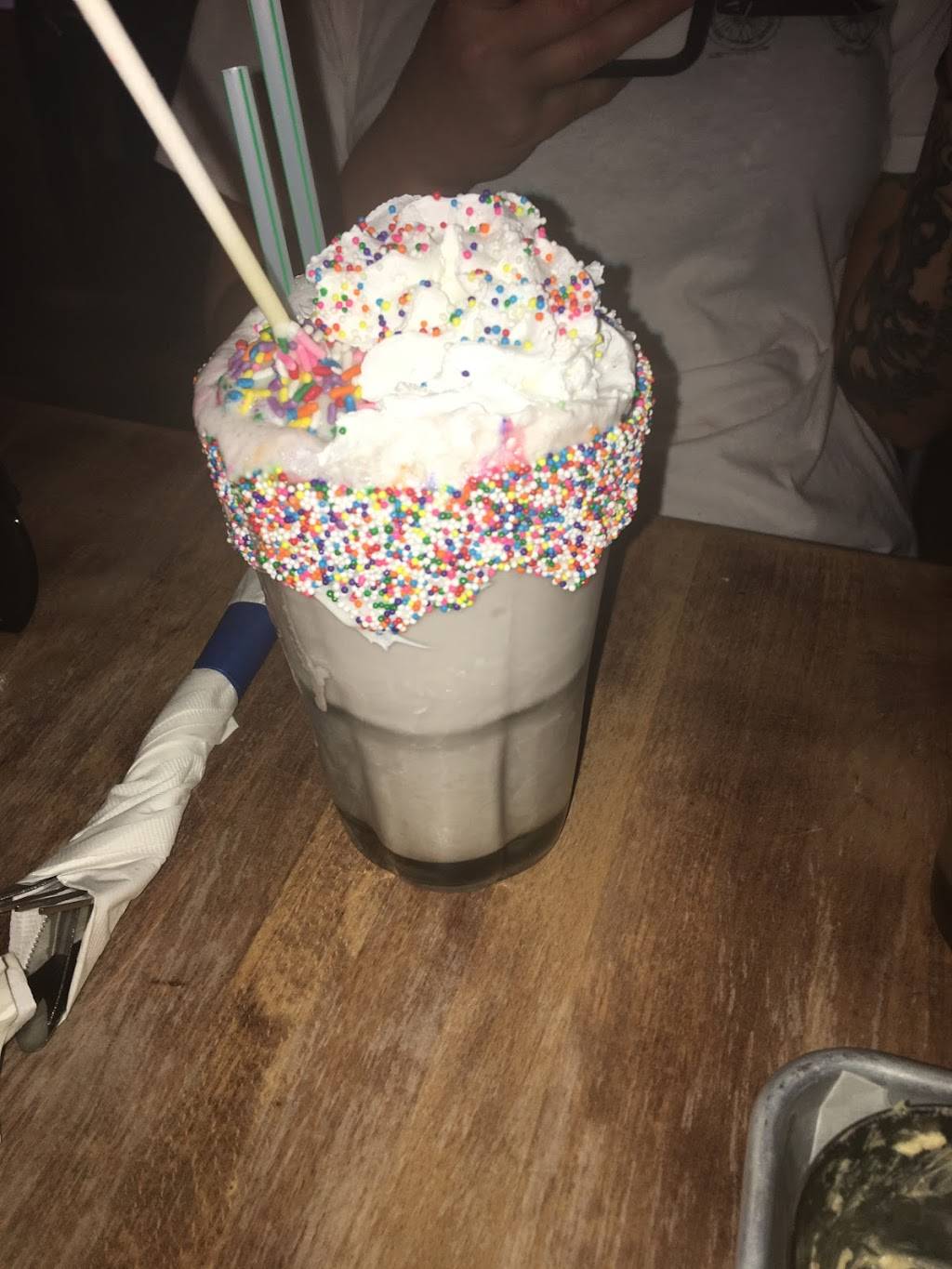 Far Out Bistro & Bar | restaurant | 216 US 64 East Chesley Mall, Manteo, NC 27954, USA | 2523058203 OR +1 252-305-8203