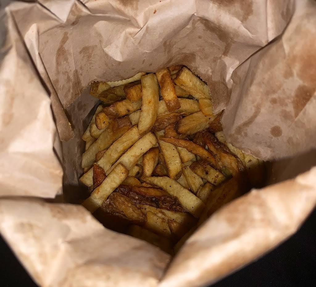 Batesy’s BBQ and Bar | restaurant | 6820F Rockaway Beach Blvd, Arverne, NY 11692, USA | 9293435593 OR +1 929-343-5593