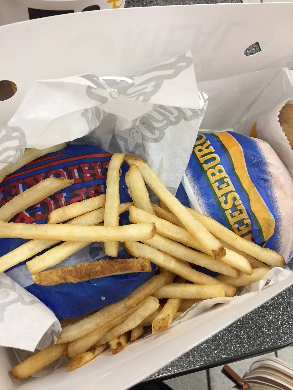 Carls Jr | restaurant | 110 Hickey Blvd, South San Francisco, CA 94080, USA | 6507551591 OR +1 650-755-1591