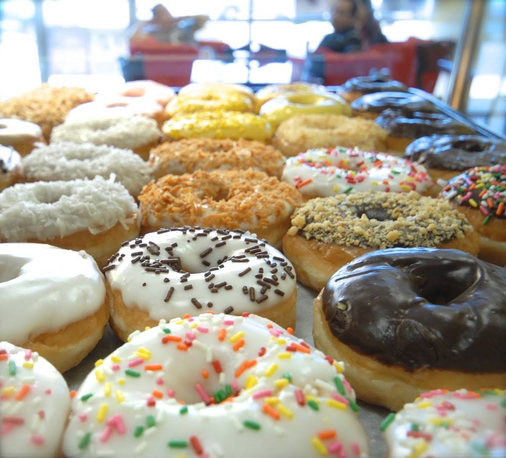 Daylight Donuts- Mason | bakery | 4200 Aero Dr, Mason, OH 45040, USA | 5137700999 OR +1 513-770-0999
