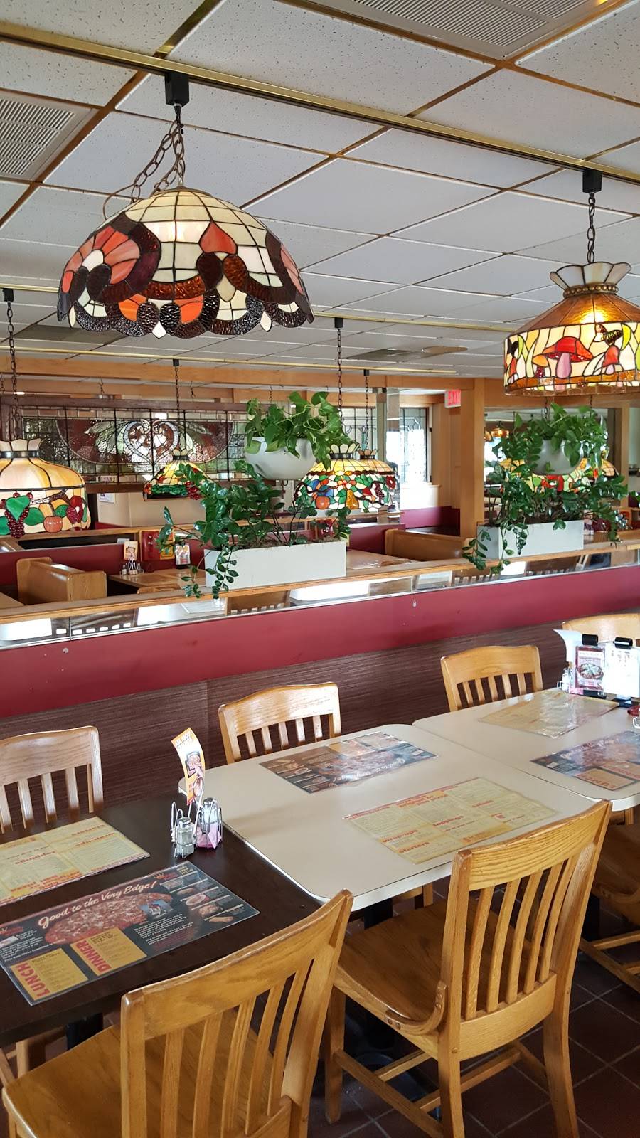 Pizza King | restaurant | 1705 N Walnut St, Hartford City, IN 47348, USA | 7653481388 OR +1 765-348-1388