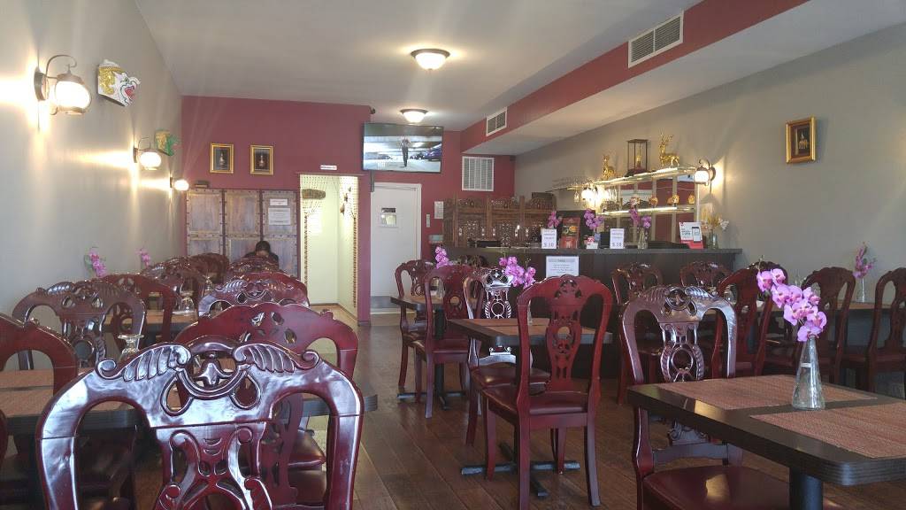 Bangkok Thai Cuisine | restaurant | 6144 N Lincoln Ave, Chicago, IL 60659, USA | 7734637034 OR +1 773-463-7034