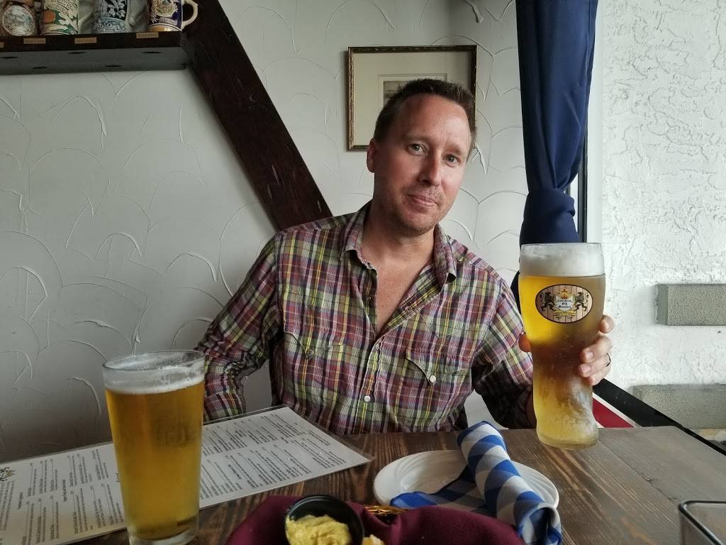 Checkers Old Munchen | restaurant | 2209 E Atlantic Blvd, Pompano Beach, FL 33062, USA | 9547857565 OR +1 954-785-7565