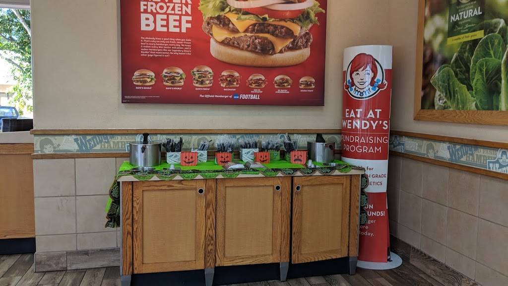 Wendys | restaurant | 4114 N Tamiami Trail, Naples, FL 34103, USA | 2392628351 OR +1 239-262-8351