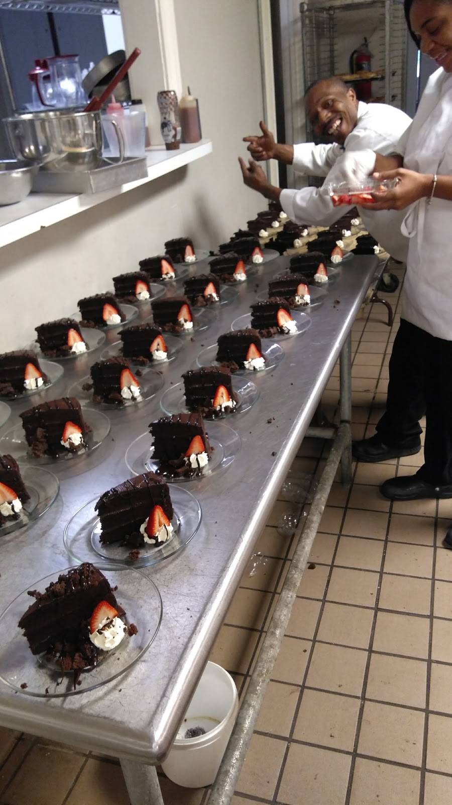 Hot Dog King | restaurant | 1002 W Oakridge Dr, Albany, GA 31701, USA | 2294353874 OR +1 229-435-3874