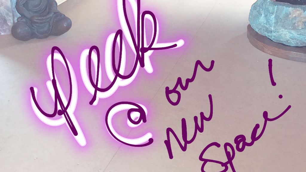 The Crystal Closet LLC | cafe | 20651 US-441 Field Row 5, Across from the Art Village, Mt Dora, FL 32757, USA | 3525594440 OR +1 352-559-4440