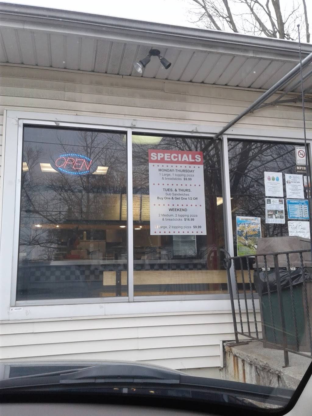 Hometown Pizza | restaurant | 232 W High St, Hicksville, OH 43526, USA | 4195427702 OR +1 419-542-7702