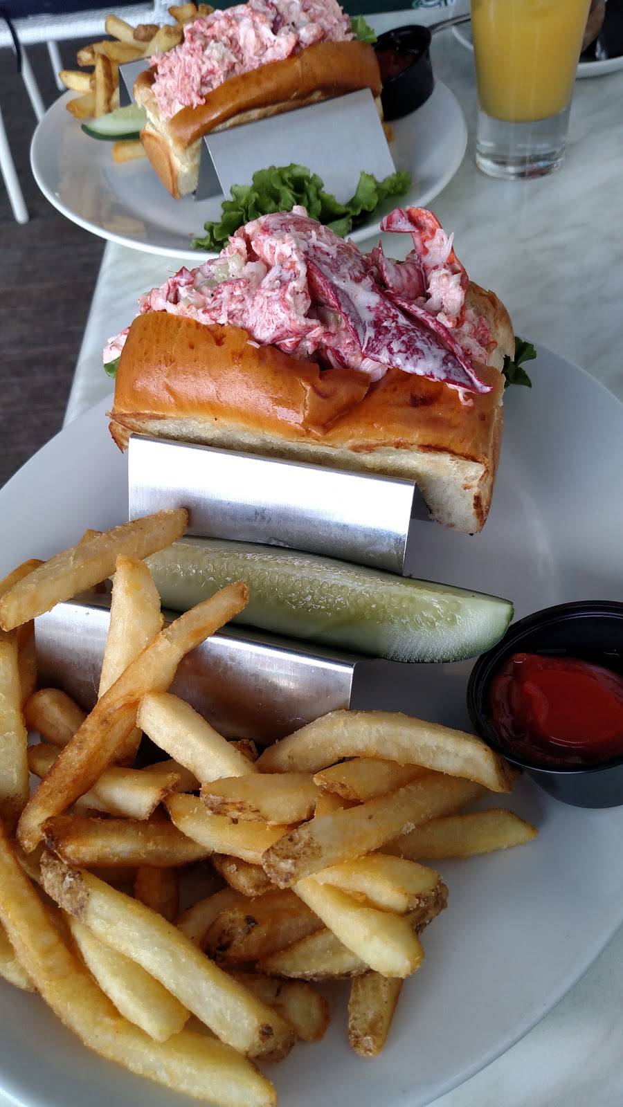 Captain Kidd Restaurant and Bar | restaurant | 77 Water St, Woods Hole, MA 02543, USA | 5085488563 OR +1 508-548-8563