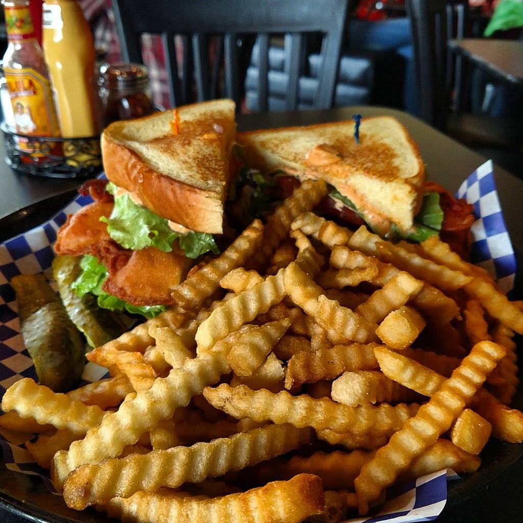 Corner Grill | restaurant | 137 W Main St, Genoa, IL 60135, USA | 8157842233 OR +1 815-784-2233