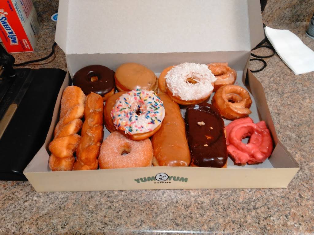 Yum Yum Donuts | bakery | 2931 G St, Merced, CA 95340, USA | 2093833212 OR +1 209-383-3212