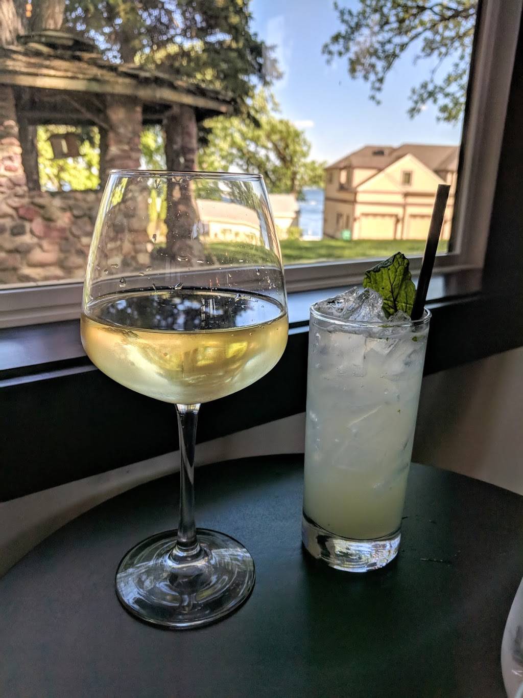 The Common Tasting Room | restaurant | 1302 US-71, Okoboji, IA 51355, USA | 7123322222 OR +1 712-332-2222