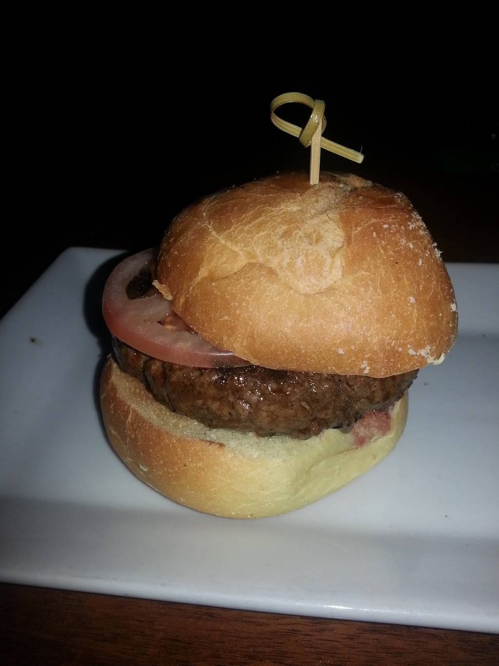 Bronx Burger House | restaurant | 5816 Mosholu Ave, Bronx, NY 10471, USA | 3478998585 OR +1 347-899-8585