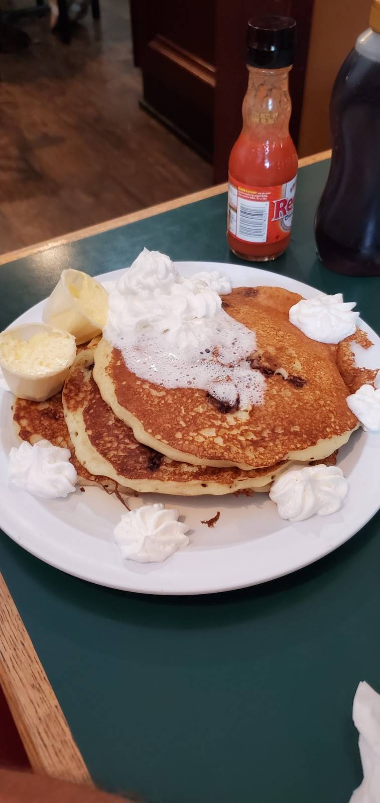 Alton Village Inn Pancake House | bakery | 2611 College Ave, Alton, IL 62002, USA | 6184628750 OR +1 618-462-8750