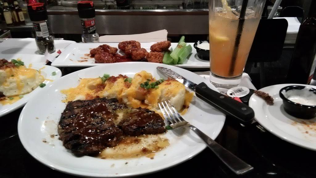 TGI Fridays | restaurant | 6600 S Cicero Ave, Bedford Park, IL 60638, USA | 7085940777 OR +1 708-594-0777