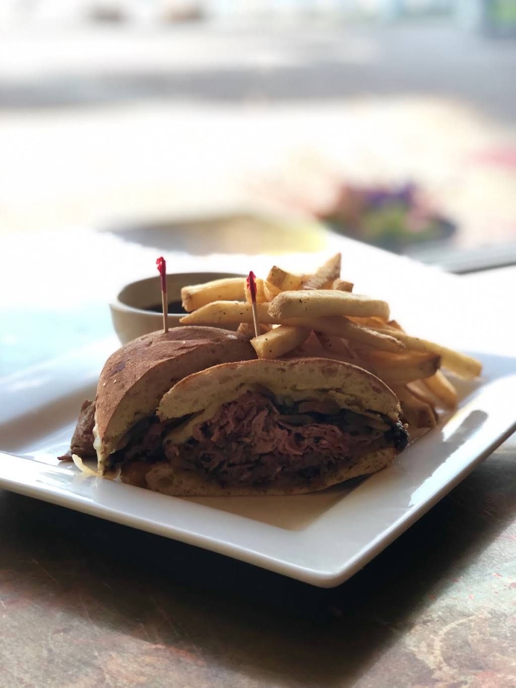 Beachfront Martini Lounge | restaurant | 3073 NW Bucklin Hill Rd, Silverdale, WA 98383, USA | 3606981000 OR +1 360-698-1000