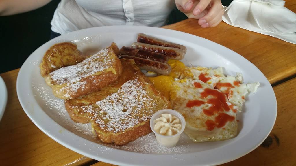 Brutus Camp Deli | restaurant | 4086 US-31, Alanson, MI 49706, USA | 2315292222 OR +1 231-529-2222