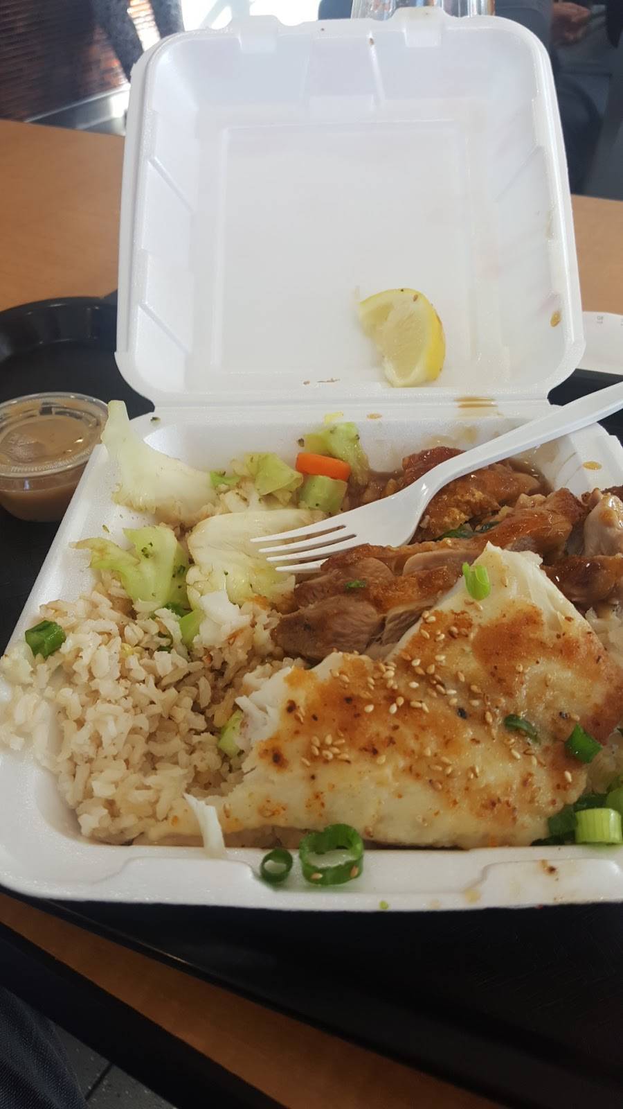 Yoshinoya Rosecrans & Prairie | restaurant | 14308 Prairie Ave, Hawthorne, CA 90250, USA | 3109783074 OR +1 310-978-3074