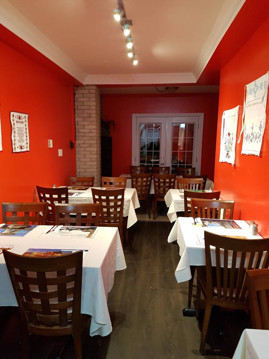 Budapest Restaurant | restaurant | 1959 Gerrard St E, Toronto, ON M4E 2A9, Canada | 6473475047 OR +1 647-347-5047