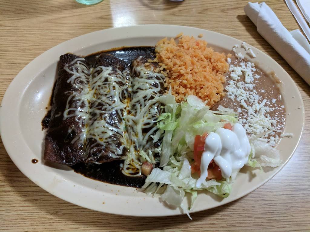 La Villa Restaurant | restaurant | 324 Collins St, Joliet, IL 60432, USA | 8157227486 OR +1 815-722-7486