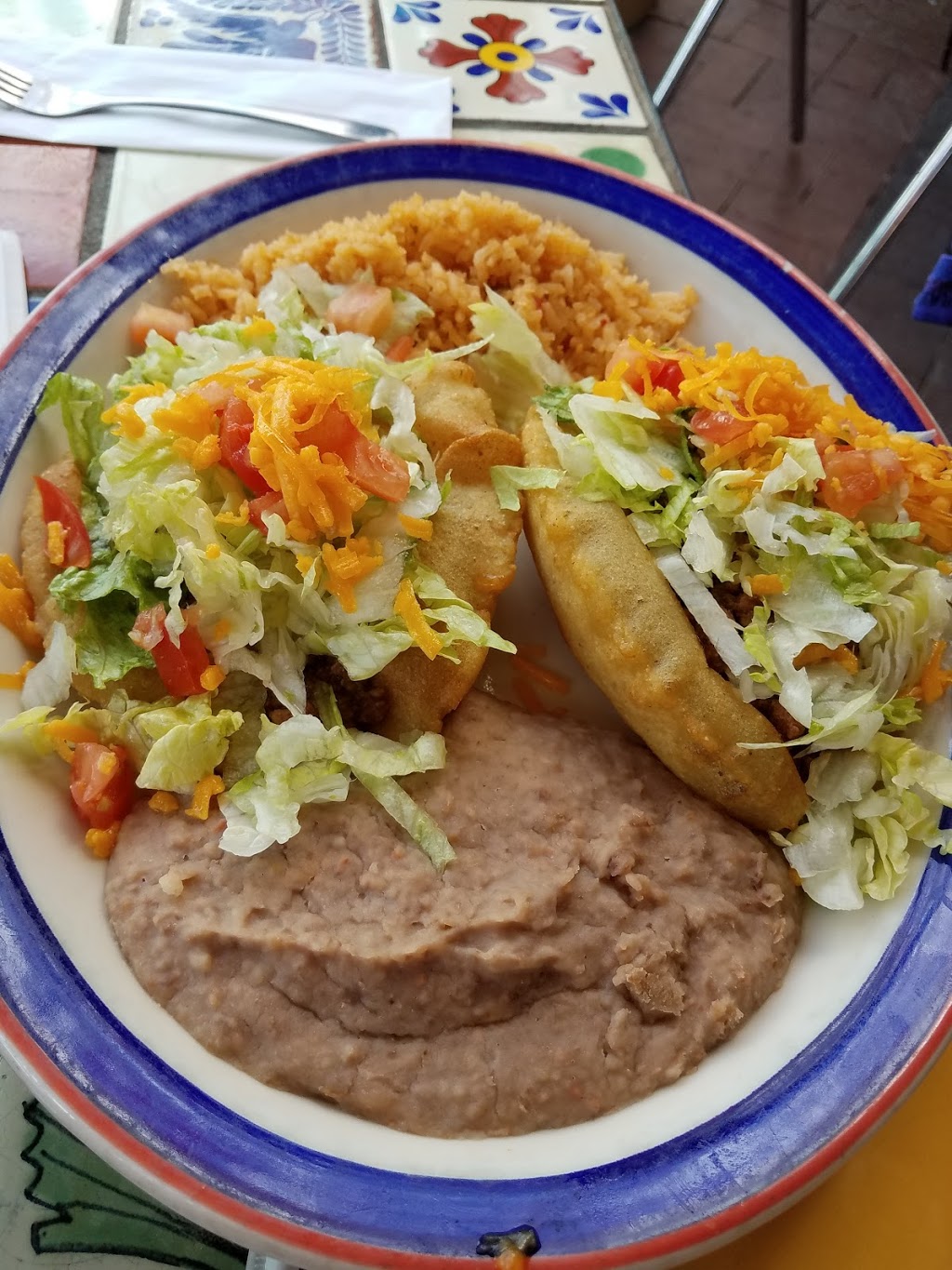 La Margarita Mexican Restaurant & Oyster Bar | restaurant | 120 Produce Row, San Antonio, TX 78207, USA | 2102277140 OR +1 210-227-7140