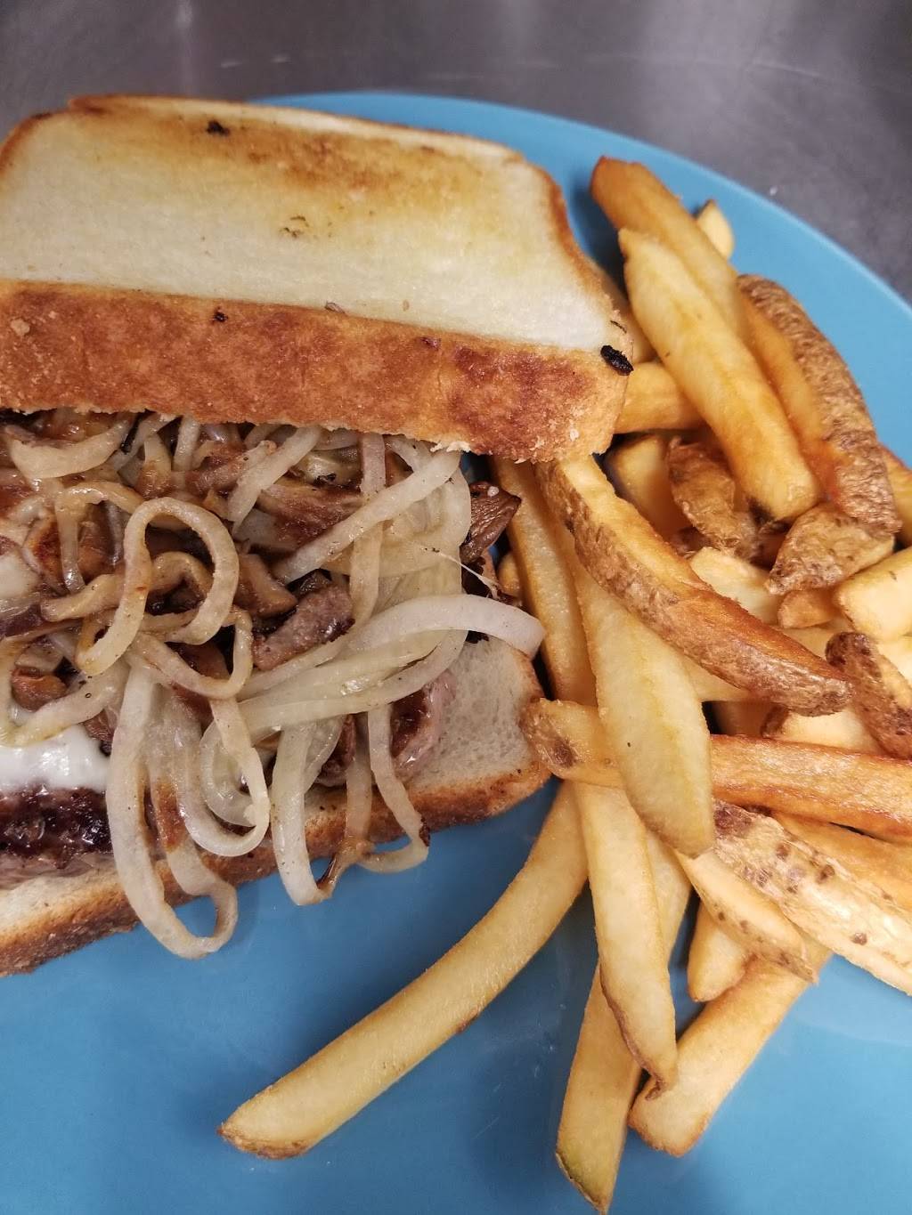 Laylas Pub & Grille | restaurant | 2962 WI-73, Wisconsin Rapids, WI 54495, USA | 7154241084 OR +1 715-424-1084