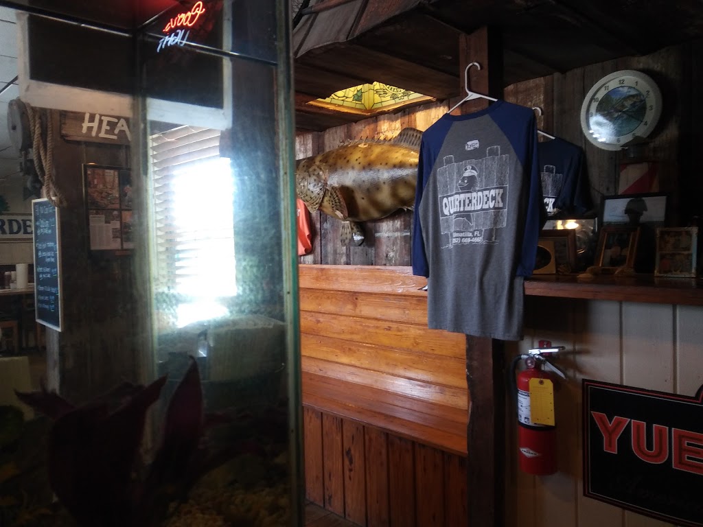 Quarterdeck | restaurant | 831 S Central Ave, Umatilla, FL 32784, USA | 3526694662 OR +1 352-669-4662