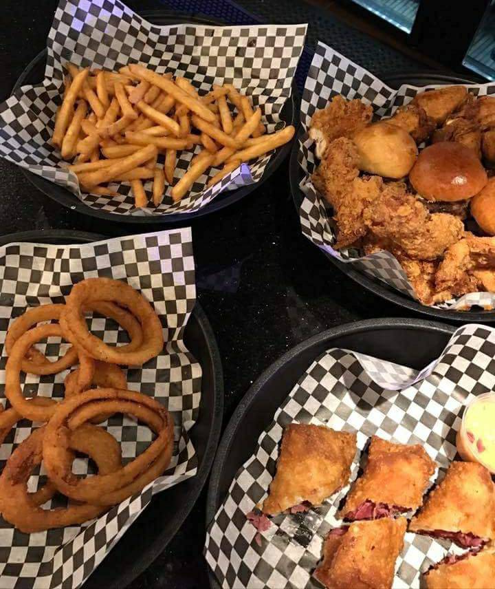 Ford Rd. Patio Bar & Grill | restaurant | 18490 Ford Rd, Detroit, MI 48228, USA | 3134064351 OR +1 313-406-4351