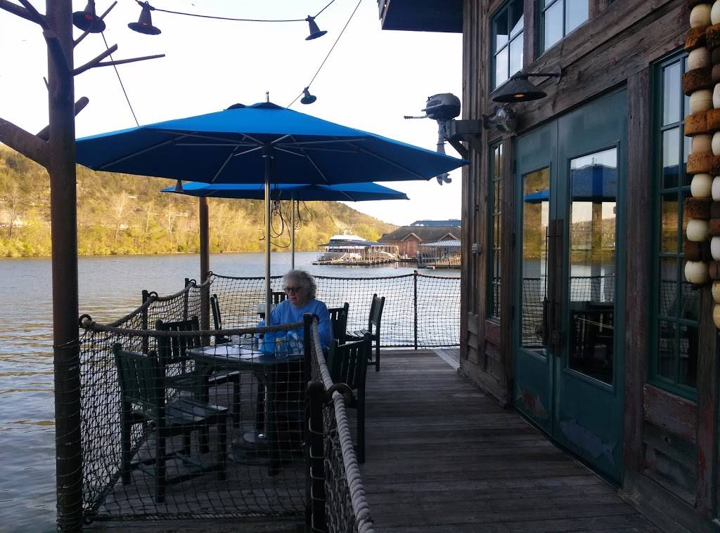 White River Fish House | restaurant | 1 BASS PRO DRIVE, Branson, MO 65616, USA | 4172435100 OR +1 417-243-5100