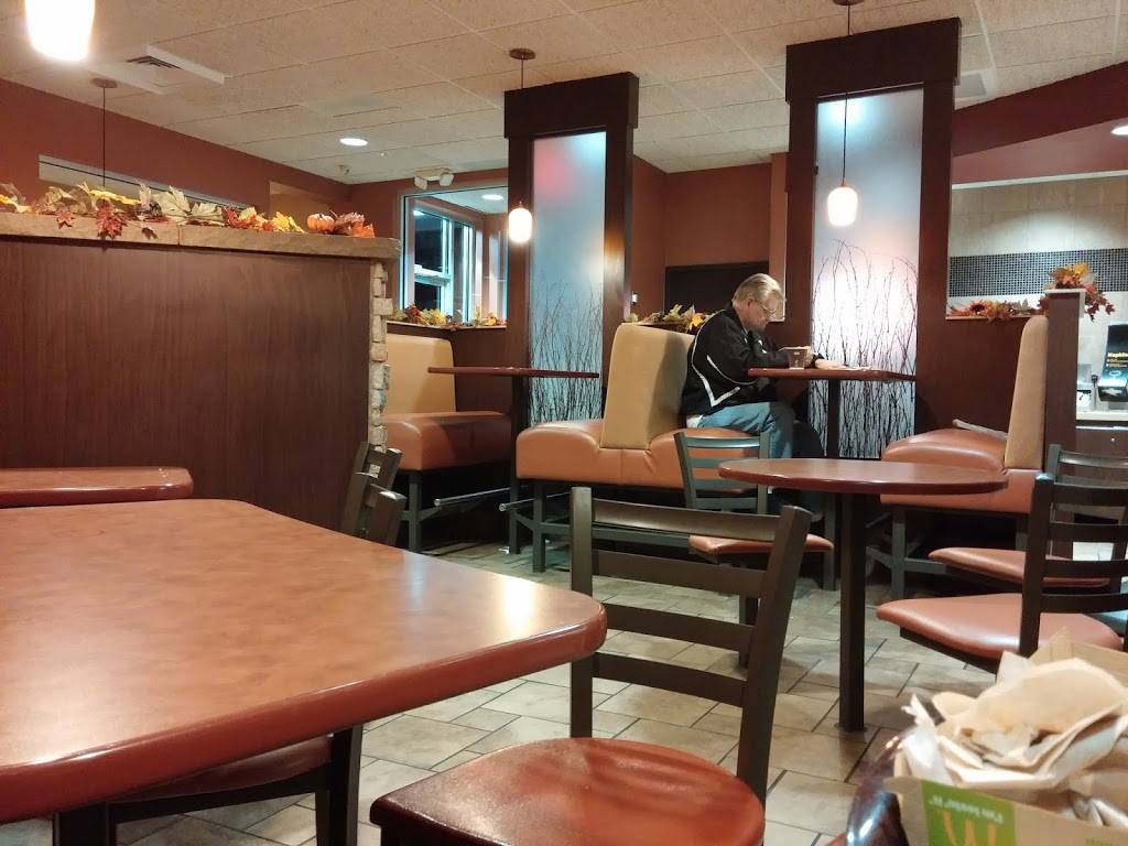McDonalds | cafe | 22100 Pontiac Trail, South Lyon, MI 48178, USA | 2484373226 OR +1 248-437-3226